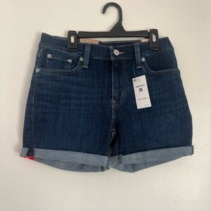 Levi’s Mid-Length shorts size 26 new with tags